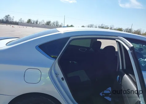 2018 Nissan Sentra Sr из США, поврежденный, VIN 3N1AB7AP9JY238491